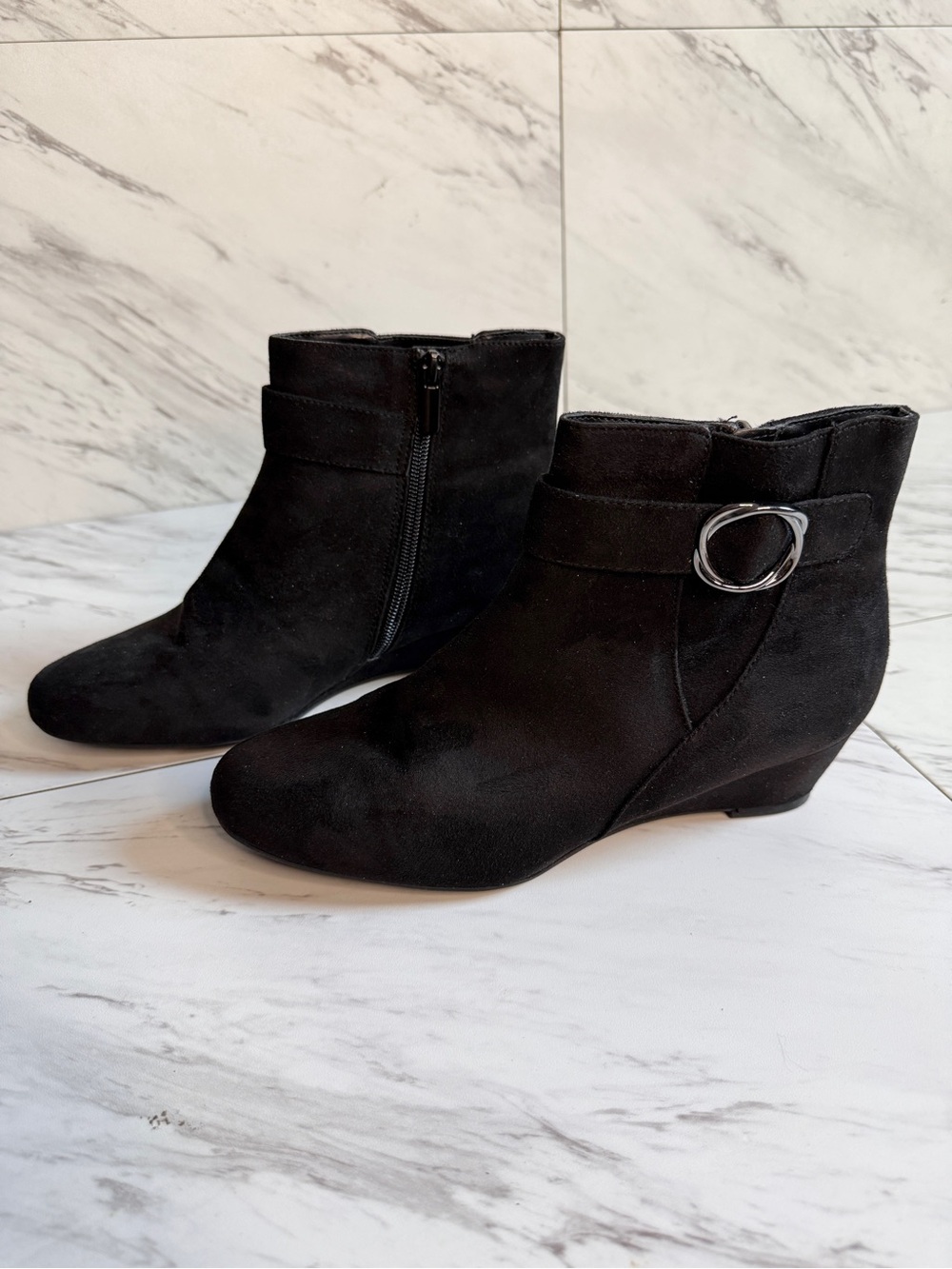 3/$50 East 5th Black Suede Memory Foam Side Buckle Wedge Ankle Booties Womens 8M